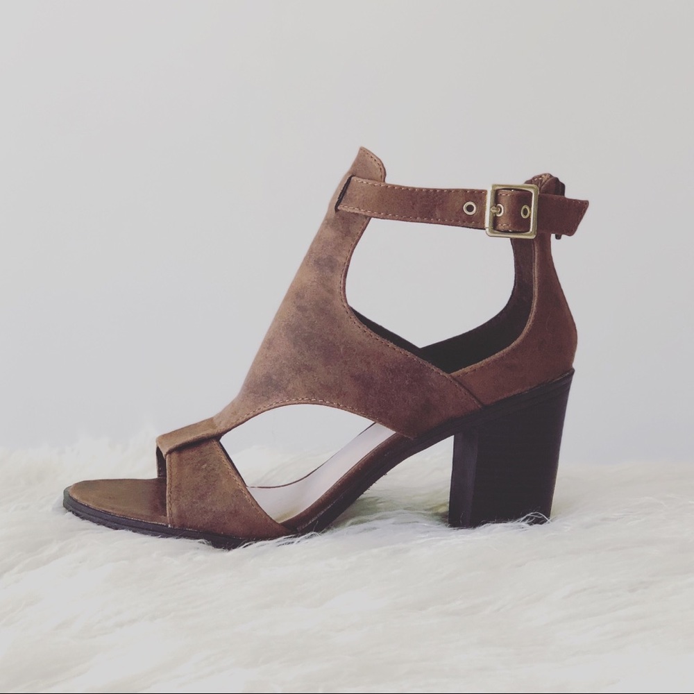 ➕➕ Faux Leather Suede Cognac Heel Sandal Peep-toe